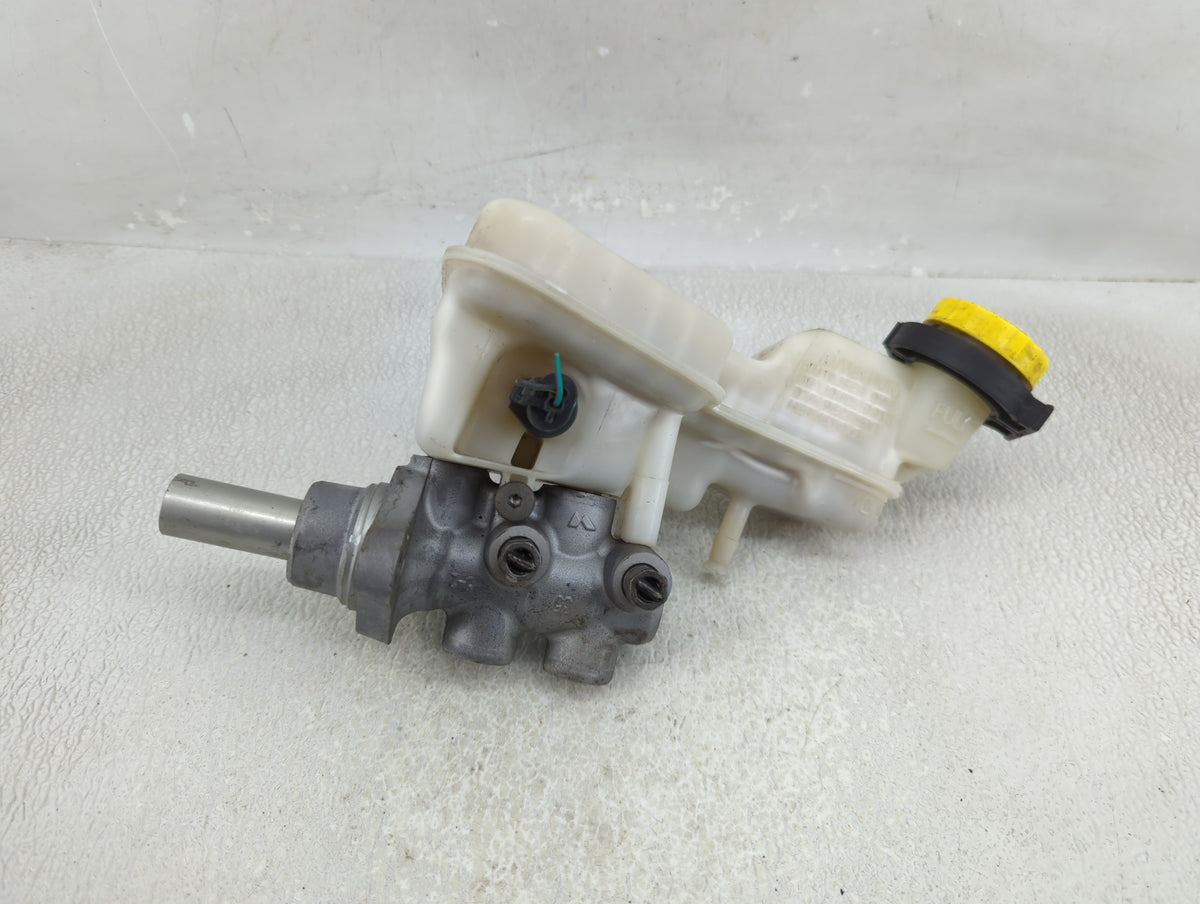 Volkswagen Jetta Brake Master Cylinder 1311295 - Oemusedautoparts1.com