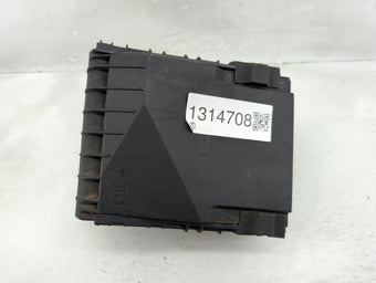 compare product 2007-2009 Volkswagen Jetta Fusebox Fuse Box Panel Relay Module P/N:0-1418987-1 0-1718006-1 Fits OEM Used Auto Parts