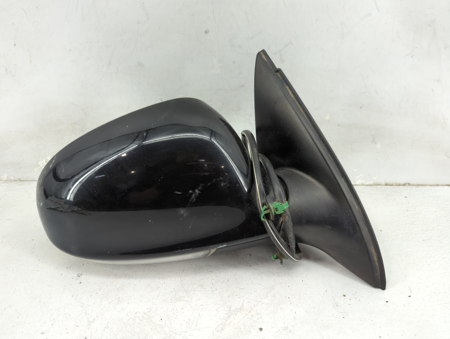 2005-2010 Volkswagen Jetta Passenger Side View Mirror - Right Door Mirror OEM Used - Oemusedautoparts1.com