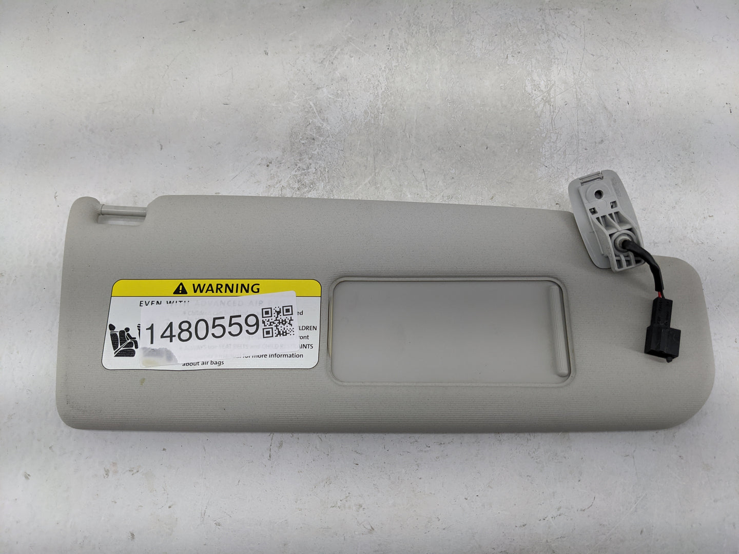 2007-2010 Volkswagen Jetta Sun Visor Shade Replacement Passenger Right Mirror Fits Fits 2007 2008 2009 2010 OEM Used Auto Pa