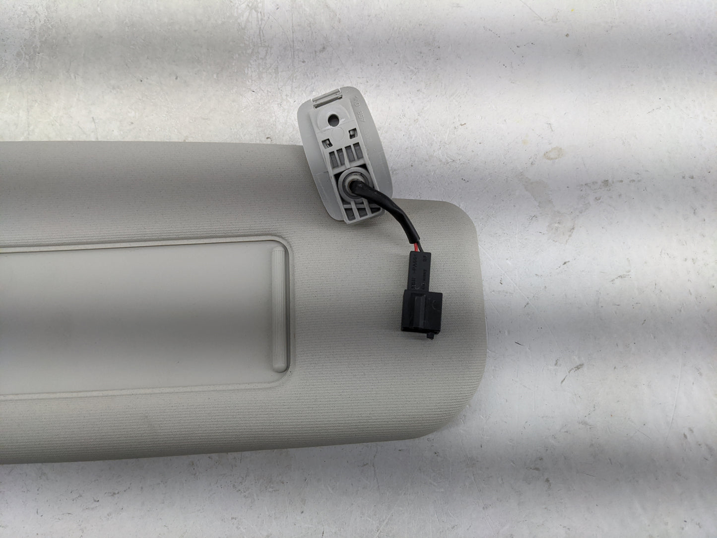 2007-2010 Volkswagen Jetta Sun Visor Shade Replacement Passenger Right Mirror Fits Fits 2007 2008 2009 2010 OEM Used Auto Pa