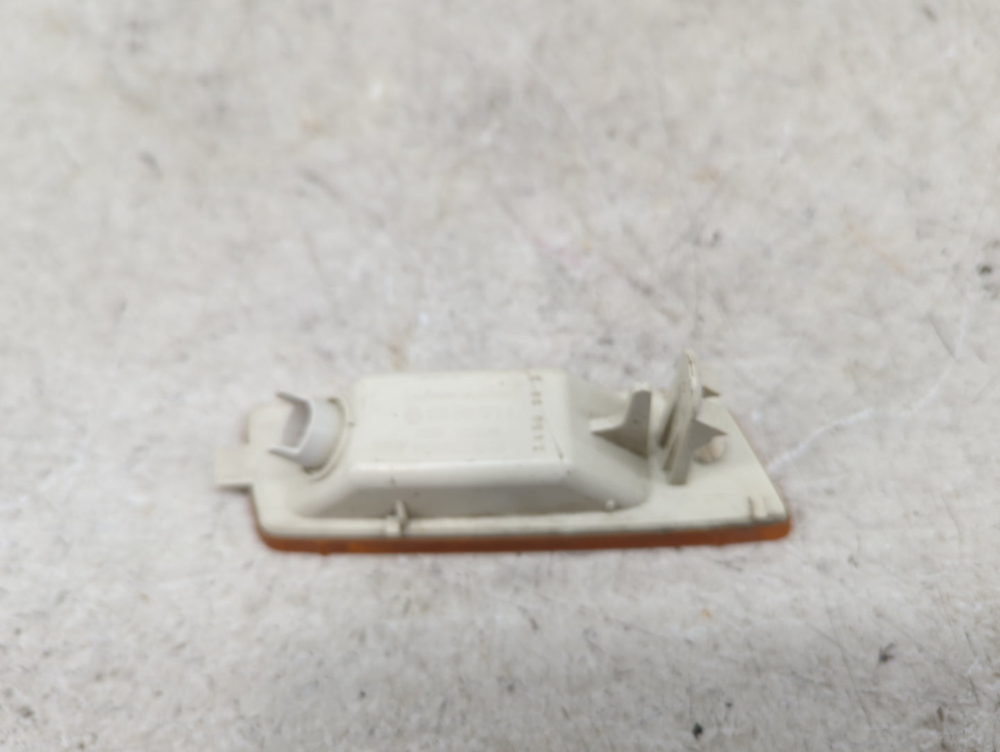 2005-2010 Volkswagen Jetta Passenger Right Oem Front Light Lamp Orange - Oemusedautoparts1.com