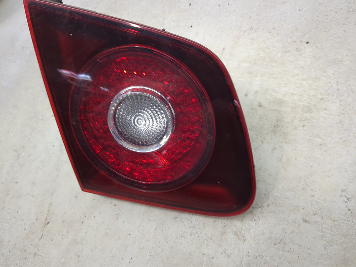 2005-2007 Volkswagen Jetta Driver Left Side Deck Lid Mounted Tail Light 1513687 - Oemusedautoparts1.com