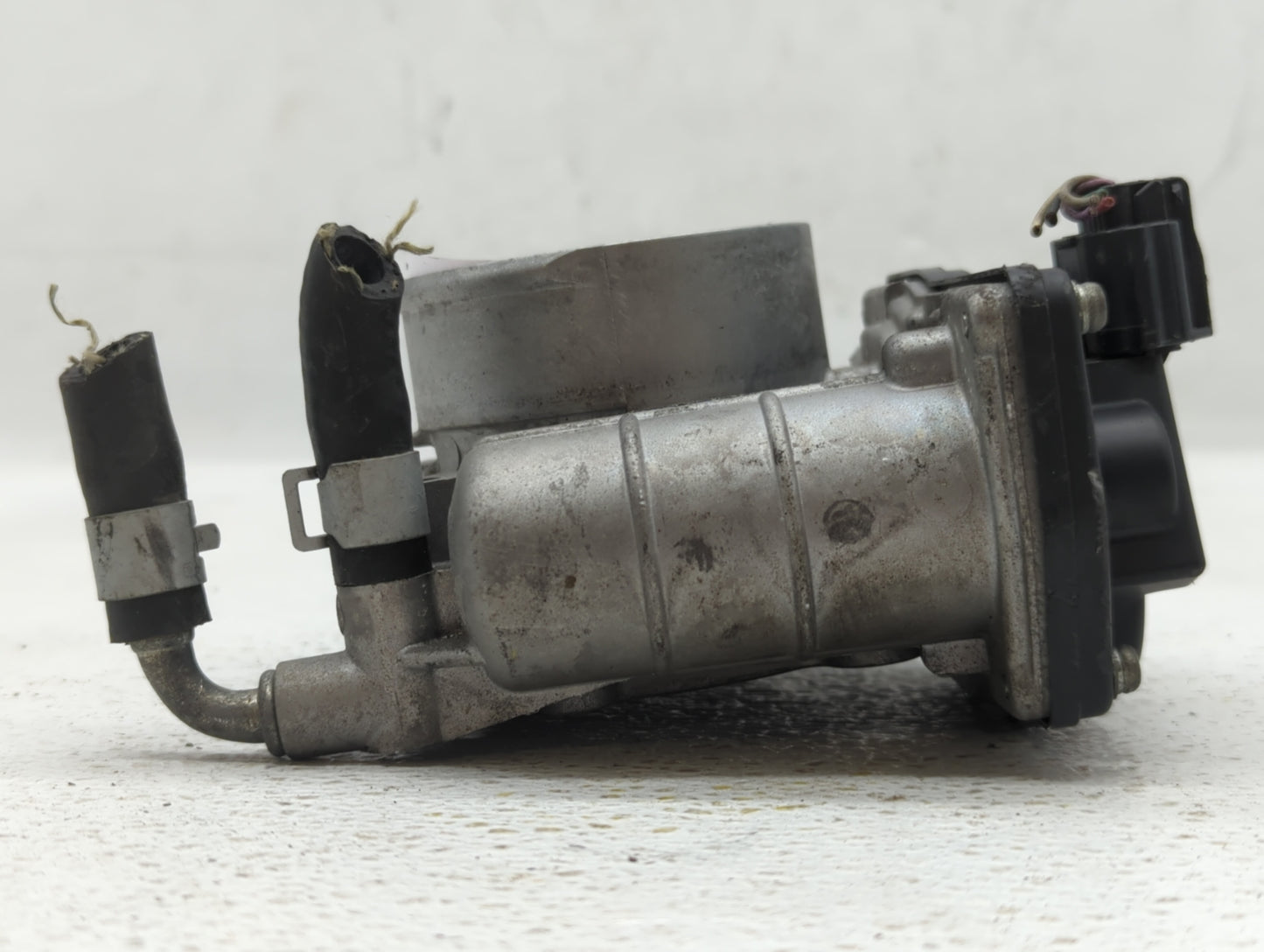 2006-2014 Volkswagen Jetta Throttle Body P/N:526-01 Fits Fits 2006 2007 2008 2009 2010 2011 2012 2013 2014 OEM Used Auto Par