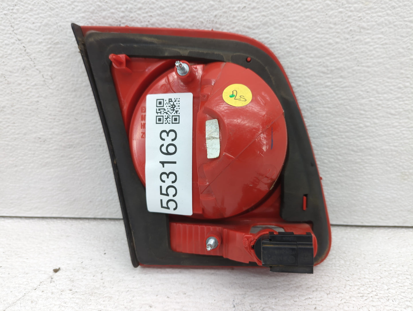 2008-2011 Volkswagen Jetta Tail Light Assembly Passenger Right OEM Fits Fits 2008 2009 2010 2011 OEM Used Auto Parts - Oemus