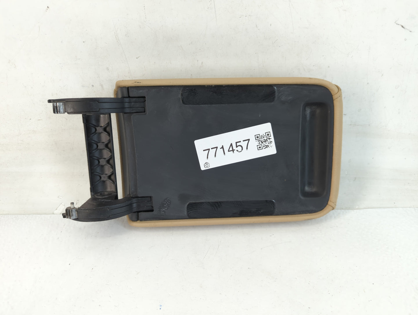 2009 Volkswagen Jetta Center Console Armrest Cover Lid Fits OEM Used Auto Parts - Oemusedautoparts1.com