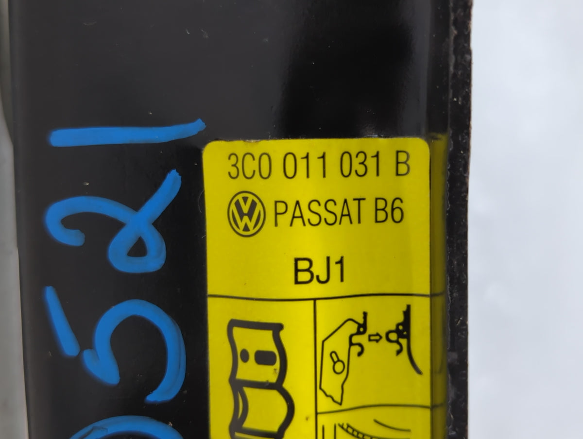 2009 Volkswagen Passat Spare Scissor Car Jack - Oemusedautoparts1.com