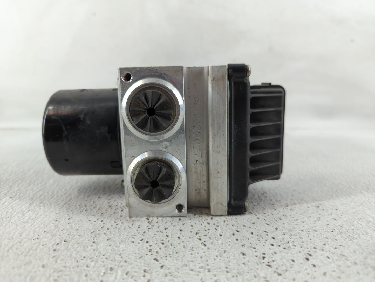2009-2010 Volkswagen Passat ABS Pump Control Module Replacement P/N:3C0 614 109 P 3C0 614 09 AF Fits Fits 2009 2010 OEM Used