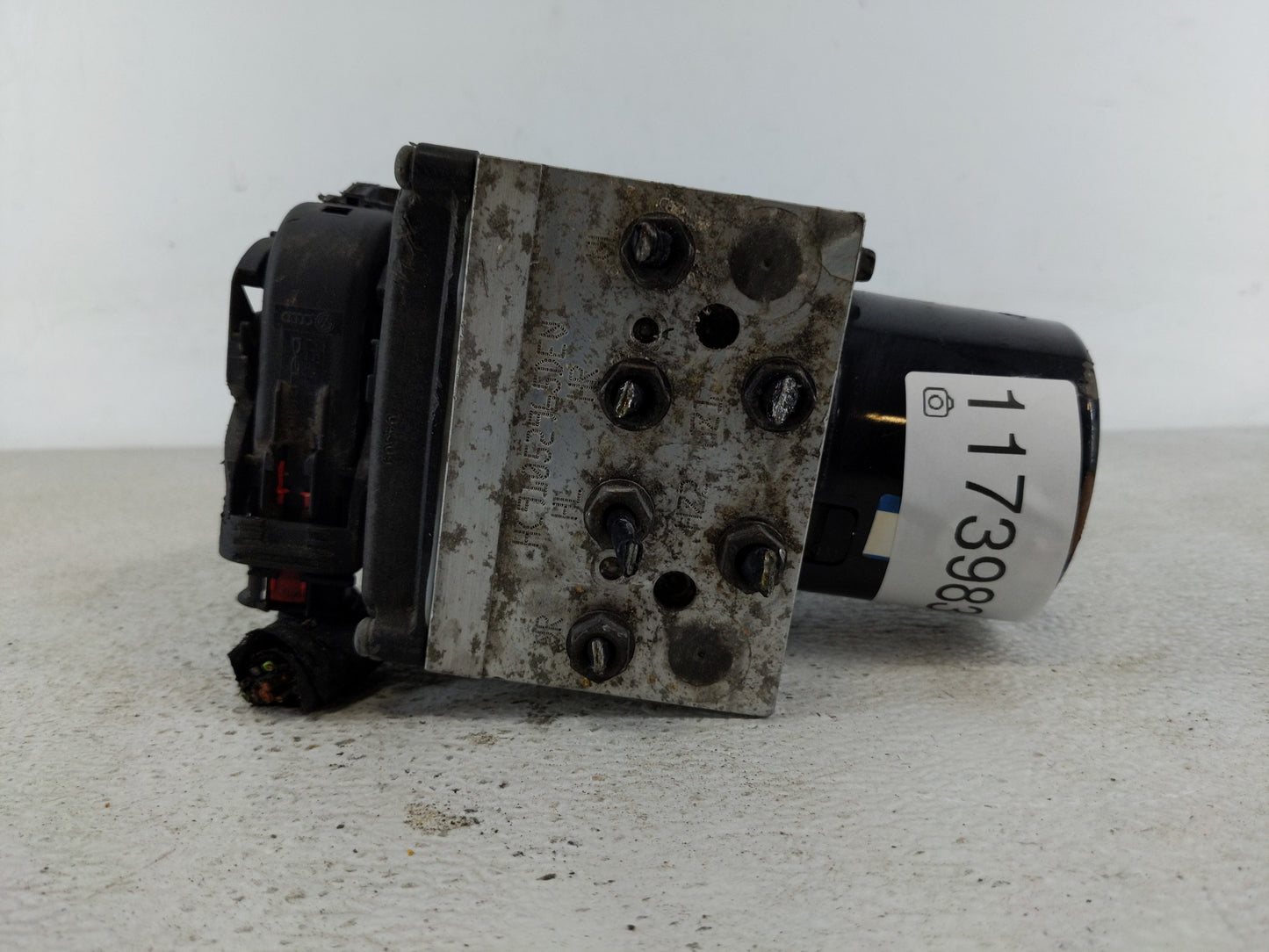 2009-2010 Volkswagen Passat ABS Pump Control Module Replacement P/N:3C0 614 109 AJ 16705915 Fits Fits 2009 2010 OEM Used Aut