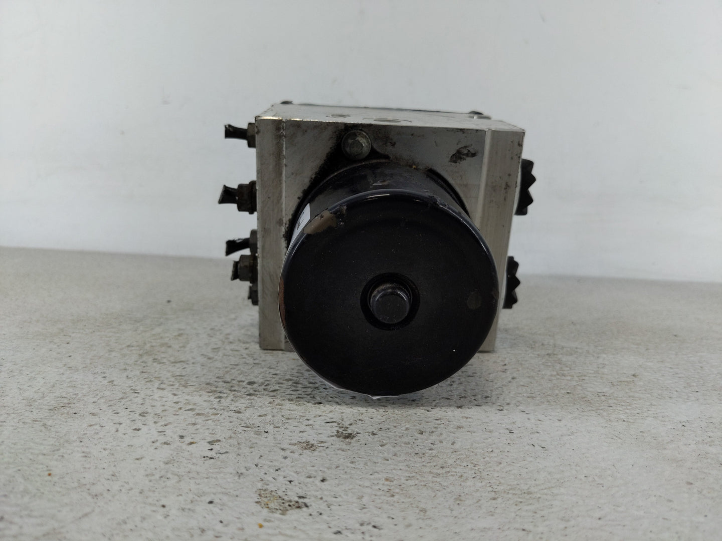 2009-2010 Volkswagen Passat ABS Pump Control Module Replacement P/N:3C0 614 109 AJ 16705915 Fits Fits 2009 2010 OEM Used Aut