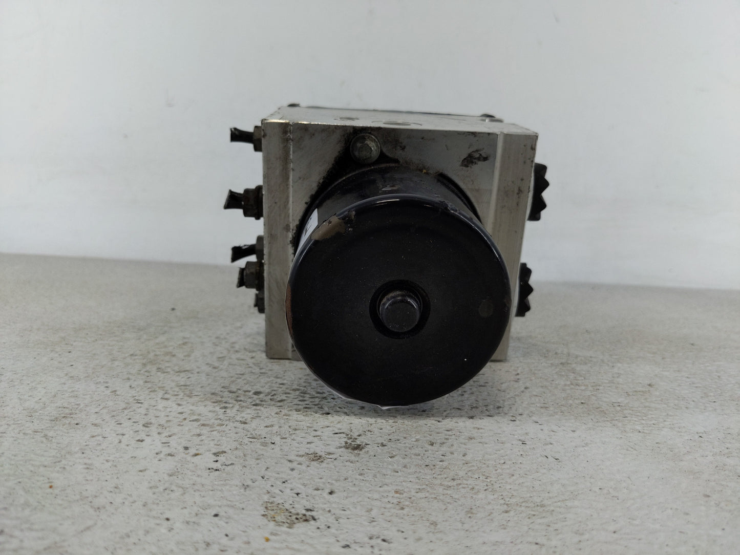 2009-2010 Volkswagen Passat ABS Pump Control Module Replacement P/N:3C0 614 109 AJ 16705915 Fits Fits 2009 2010 OEM Used Aut
