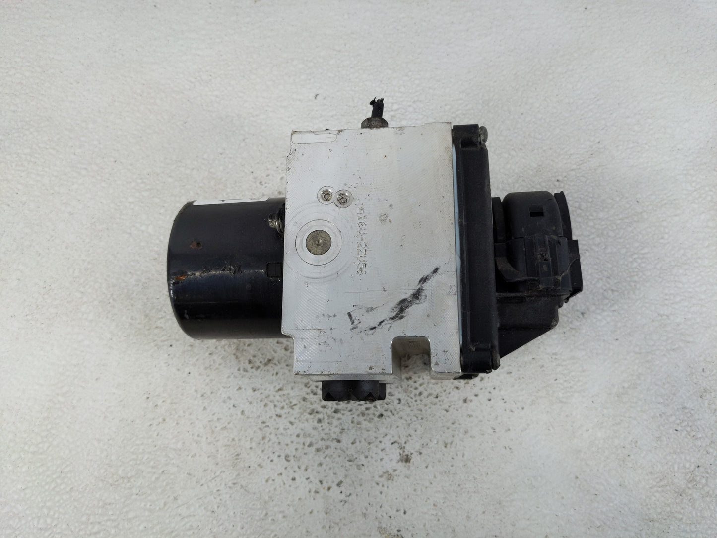 2009-2010 Volkswagen Passat ABS Pump Control Module Replacement P/N:3C0 614 109 AJ 16705915 Fits Fits 2009 2010 OEM Used Aut