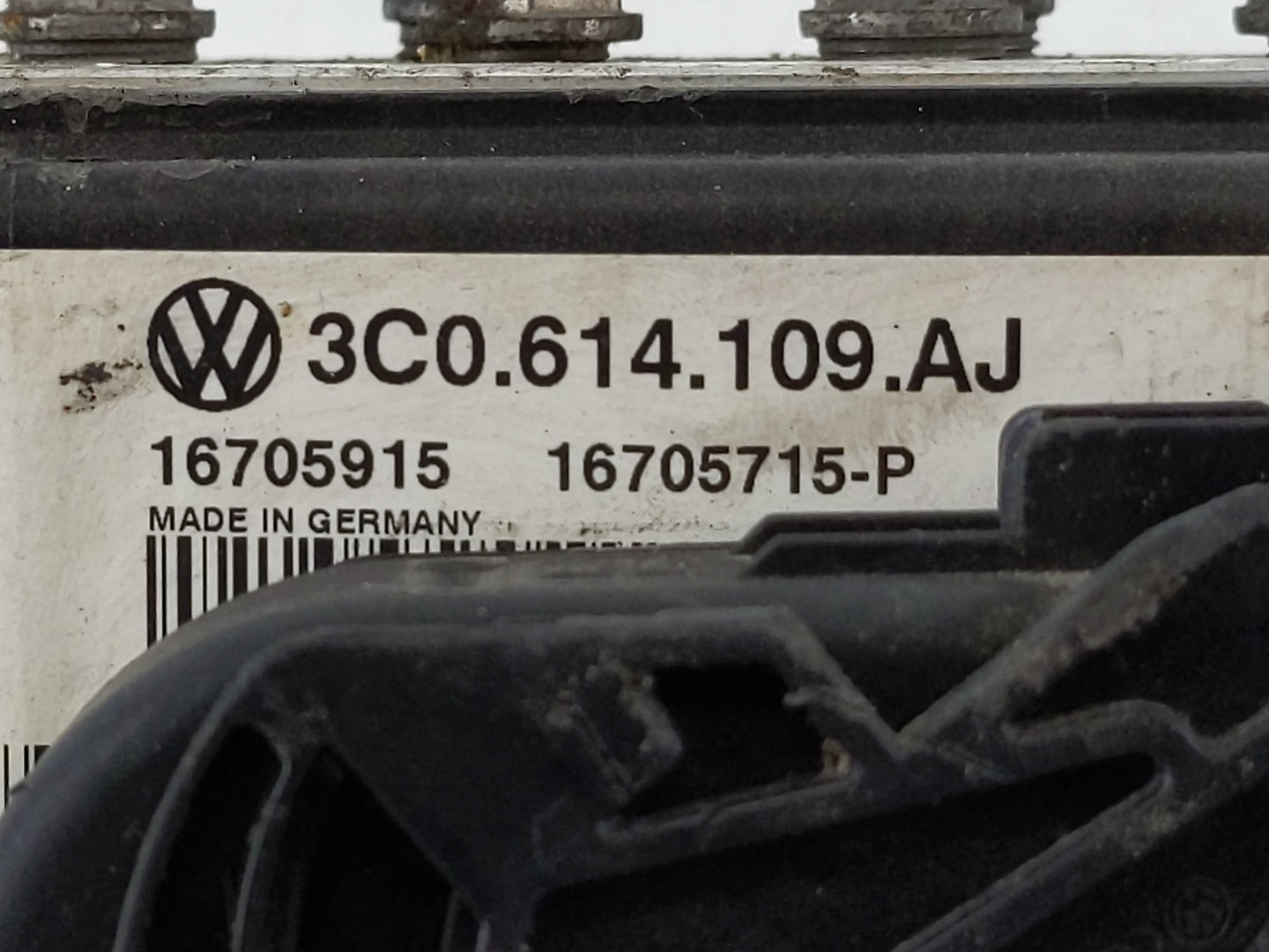 2009-2010 Volkswagen Passat ABS Pump Control Module Replacement P/N:3C0 614 109 AJ 16705915 Fits Fits 2009 2010 OEM Used Aut