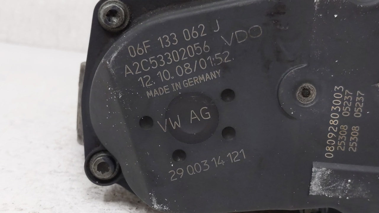 2006-2010 Volkswagen Passat Throttle Body P/N:E8-2103-0-09305-00485 06F 133 062 E Fits OEM Used Auto Parts - Oemusedautopart