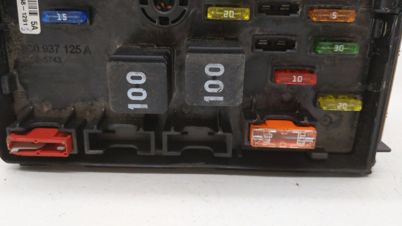 2008-2010 Volkswagen Passat Fusebox Fuse Box Panel Relay Module P/N:5X014435110414 6358-0602 Fits OEM Used Auto Parts - Oemu