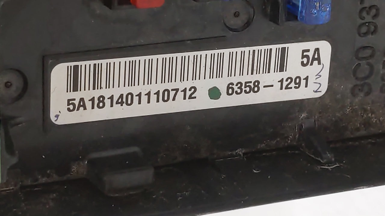 2008-2010 Volkswagen Passat Fusebox Fuse Box Panel Relay Module P/N:5X014435110414 6358-0602 Fits OEM Used Auto Parts - Oemu