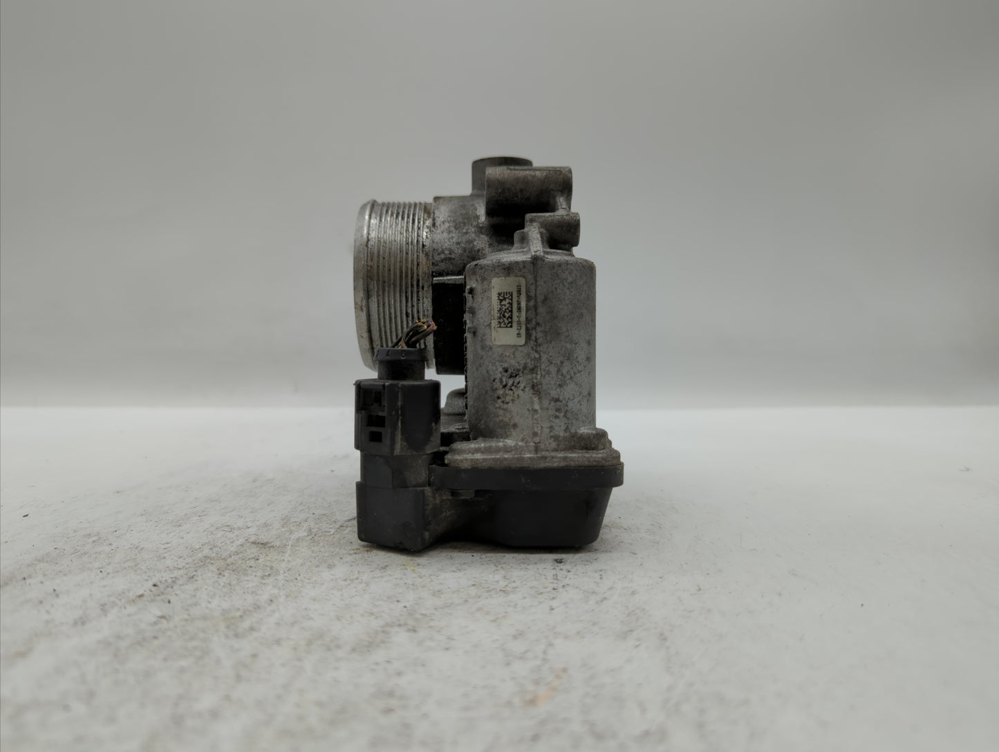2006-2010 Volkswagen Passat Throttle Body P/N:06F 133 062 J Fits OEM Used Auto Parts - Oemusedautoparts1.com