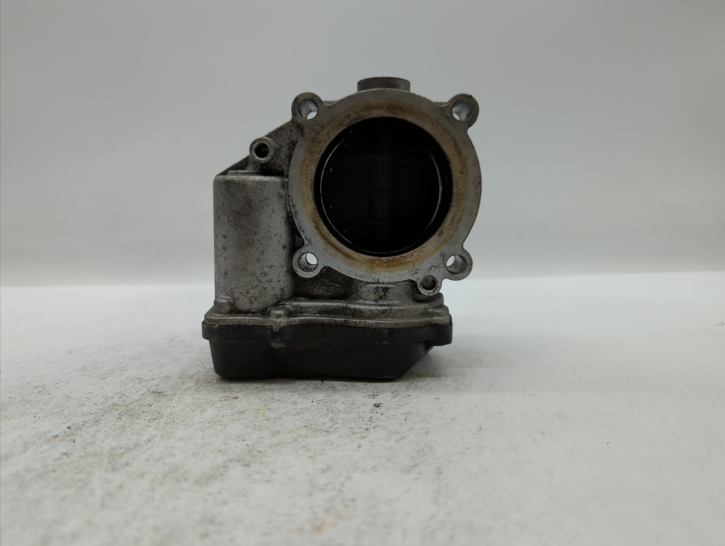 2006-2010 Volkswagen Passat Throttle Body P/N:06F 133 062 J Fits OEM Used Auto Parts - Oemusedautoparts1.com