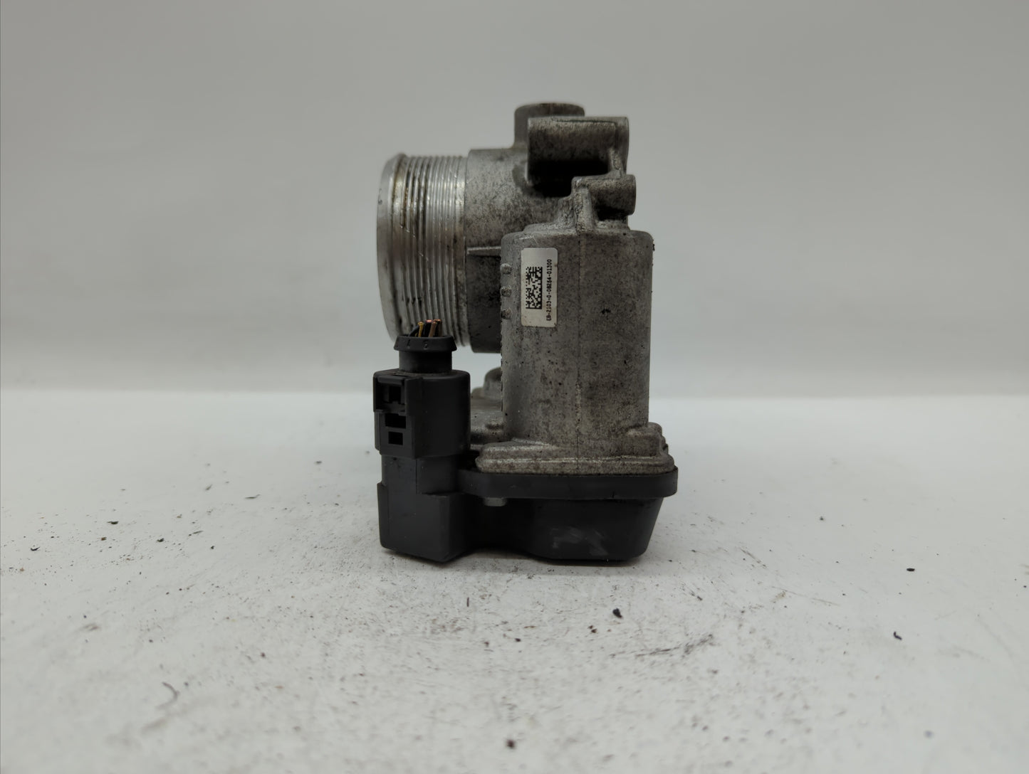 2006-2010 Volkswagen Passat Throttle Body P/N:06F 133 062 Q 06F 133 062 T Fits OEM Used Auto Parts - Oemusedautoparts1.com