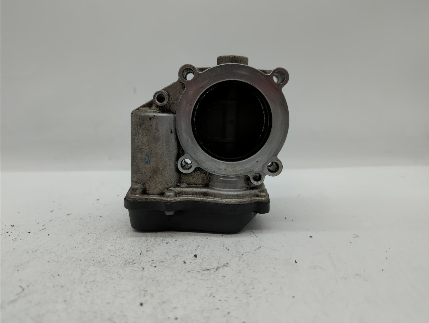 2006-2010 Volkswagen Passat Throttle Body P/N:06F 133 062 Q 06F 133 062 T Fits OEM Used Auto Parts - Oemusedautoparts1.com