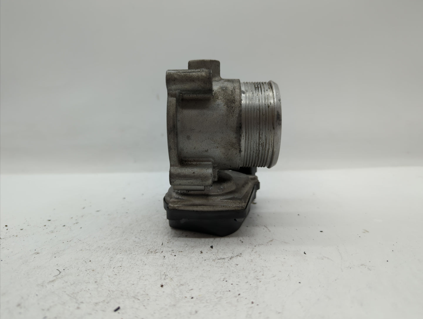 2006-2010 Volkswagen Passat Throttle Body P/N:06F 133 062 Q 06F 133 062 T Fits OEM Used Auto Parts - Oemusedautoparts1.com