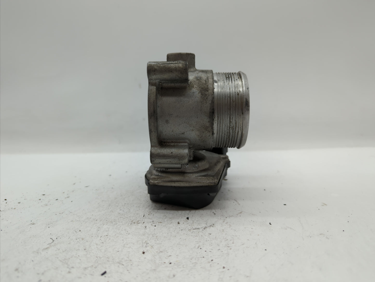 2006-2010 Volkswagen Passat Throttle Body P/N:06F 133 062 Q 06F 133 062 T Fits OEM Used Auto Parts - Oemusedautoparts1.com