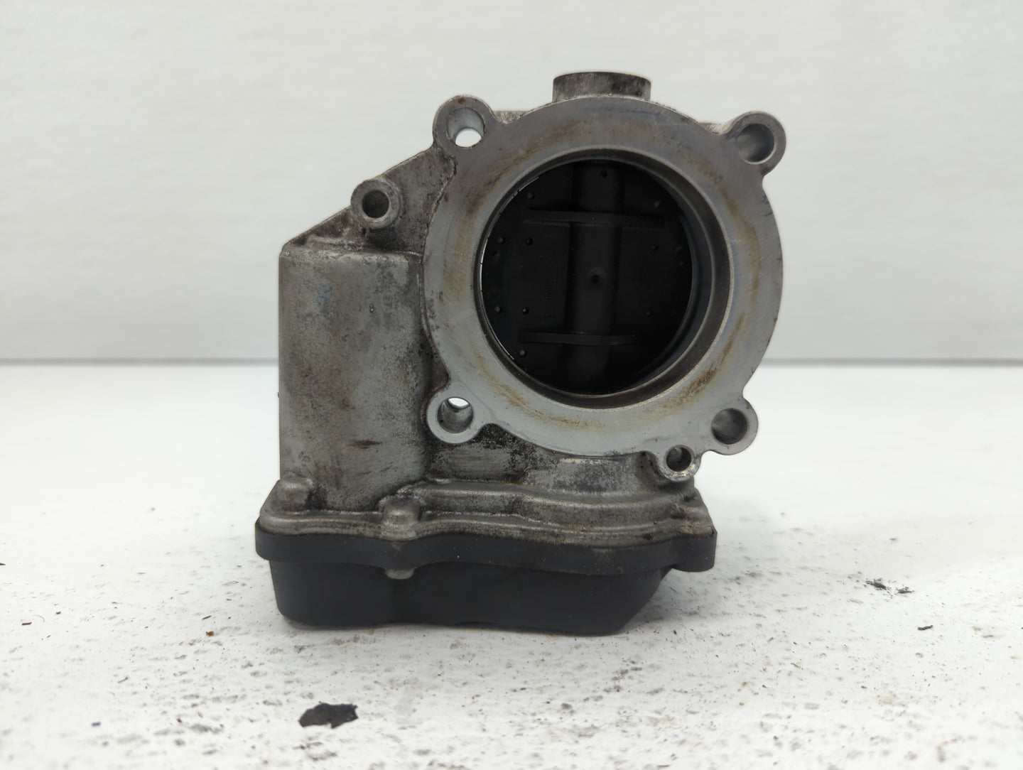 2006-2010 Volkswagen Passat Throttle Body P/N:06F 133 062 G 06F 133 062 Q Fits OEM Used Auto Parts - Oemusedautoparts1.com