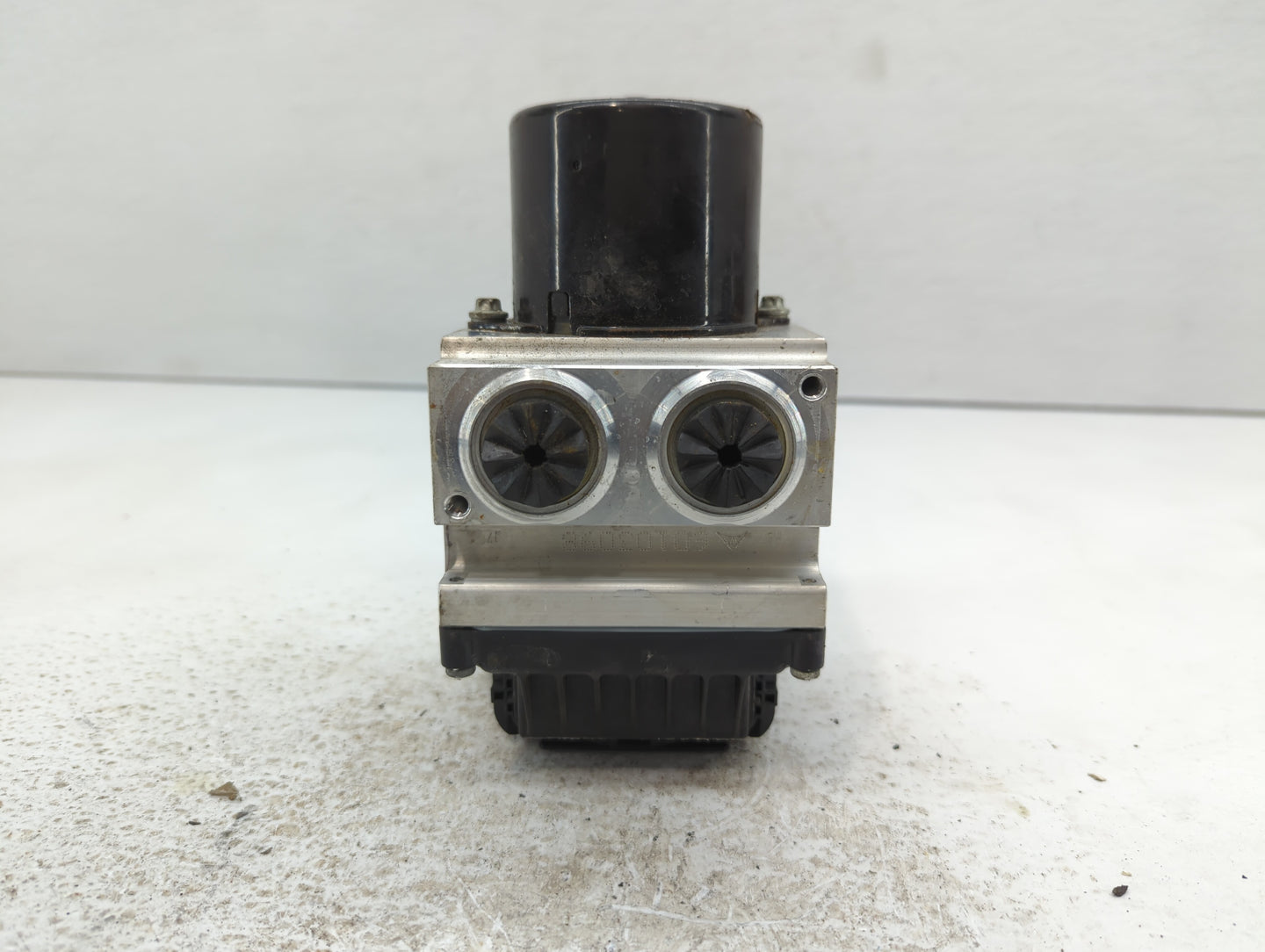 2009-2010 Volkswagen Passat ABS Pump Control Module Replacement P/N:3C0.614.109.T 3C0614109T, 3C0.614.109.P Fits Fits 2009 2