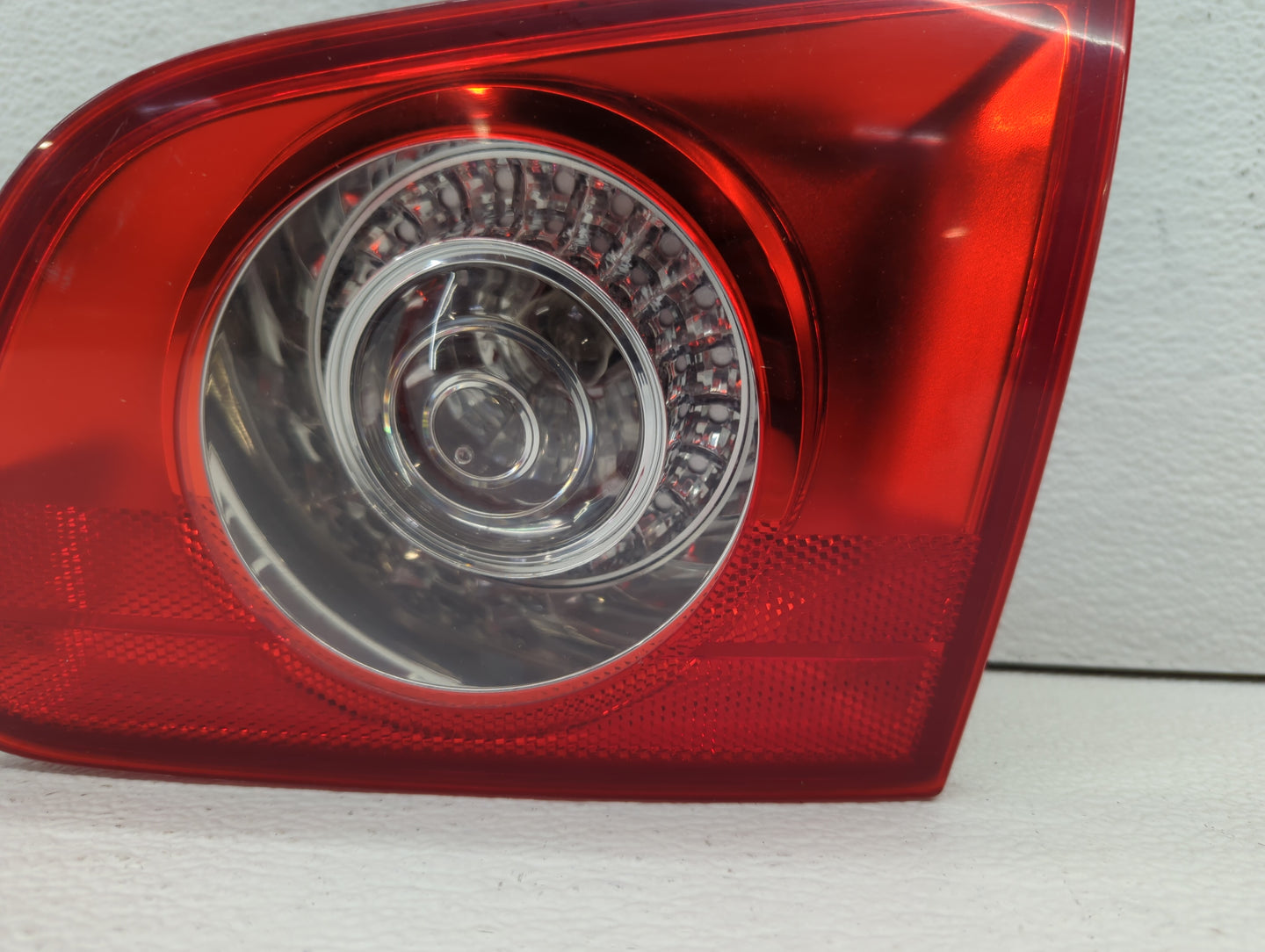 2006-2010 Volkswagen Passat Tail Light Assembly Passenger Right OEM P/N:3C9 945 094 Fits Fits 2006 2007 2008 2009 2010 OEM U