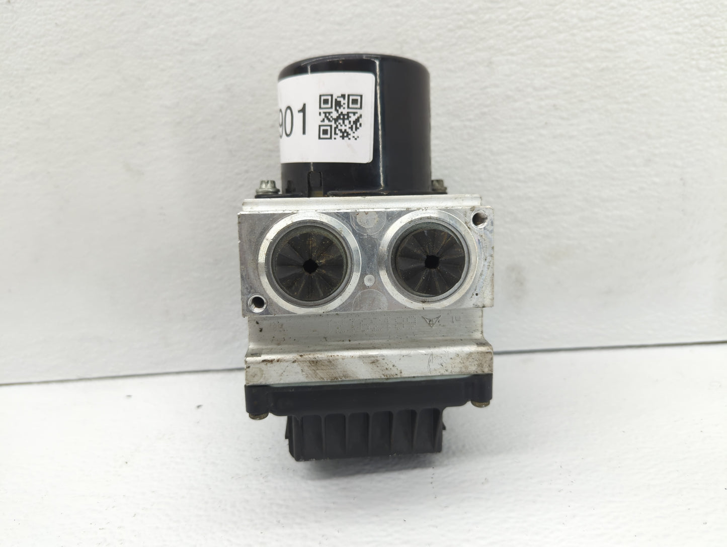 2009-2010 Volkswagen Passat ABS Pump Control Module Replacement P/N:3C0 614 109 P 3C0 614 109 AJ Fits Fits 2009 2010 OEM Use