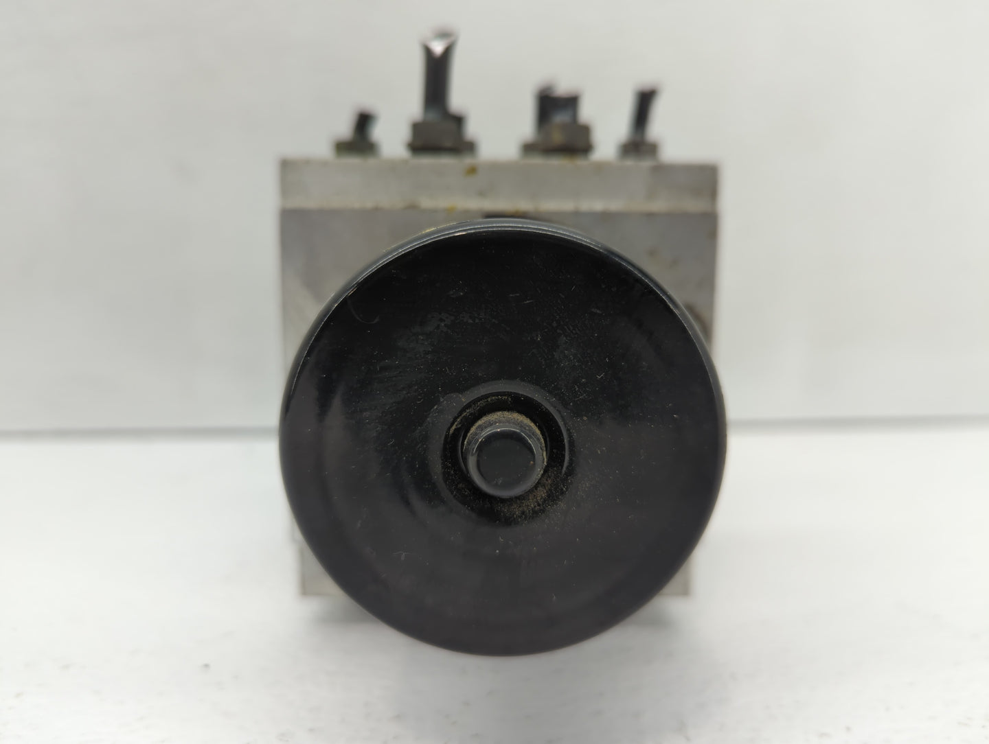 2009-2010 Volkswagen Passat ABS Pump Control Module Replacement P/N:3C0 614 109 P 3C0 614 109 AJ Fits Fits 2009 2010 OEM Use