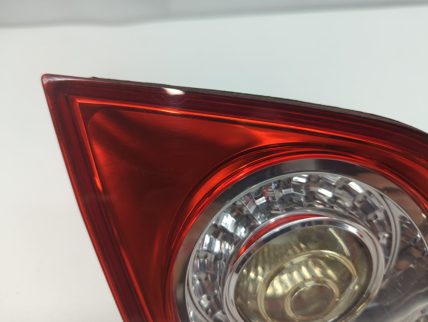 2006-2010 Volkswagen Passat Tail Light Assembly Driver Left OEM P/N:ZSB 3C5 945 093 F ZSB 3C5 945 093 D Fits OEM Used Auto P