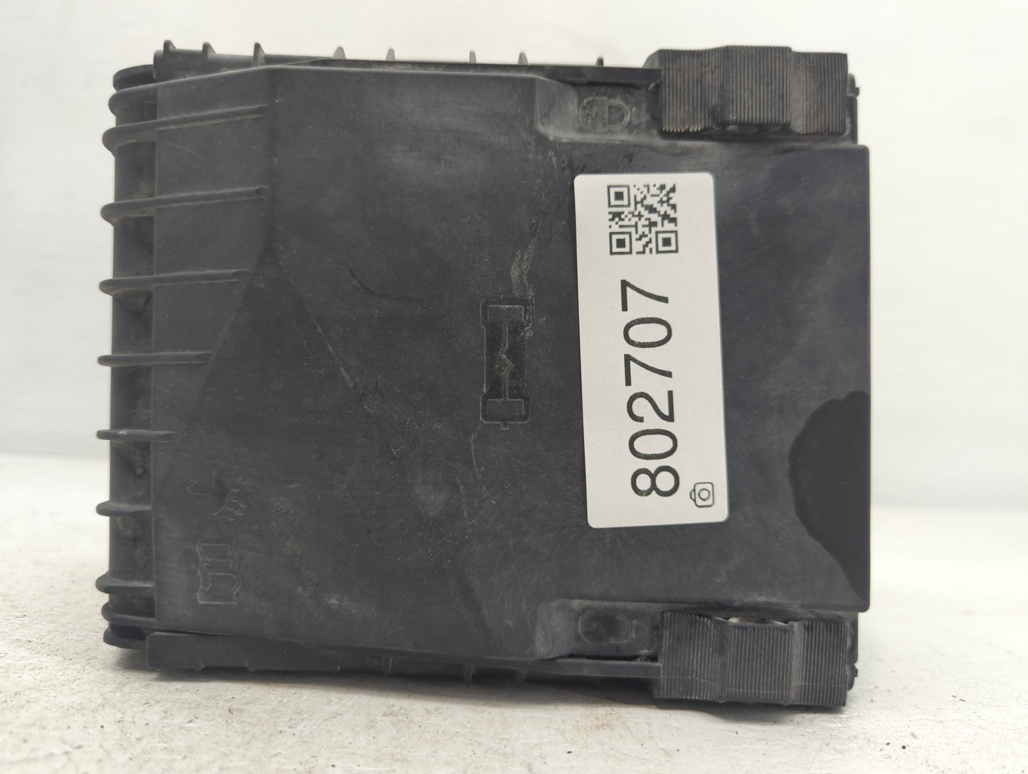 2008-2010 Volkswagen Passat Fusebox Fuse Box Panel Relay Module P/N:6359-2777 3C0 937 125 Fits OEM Used Auto Parts - Oemused