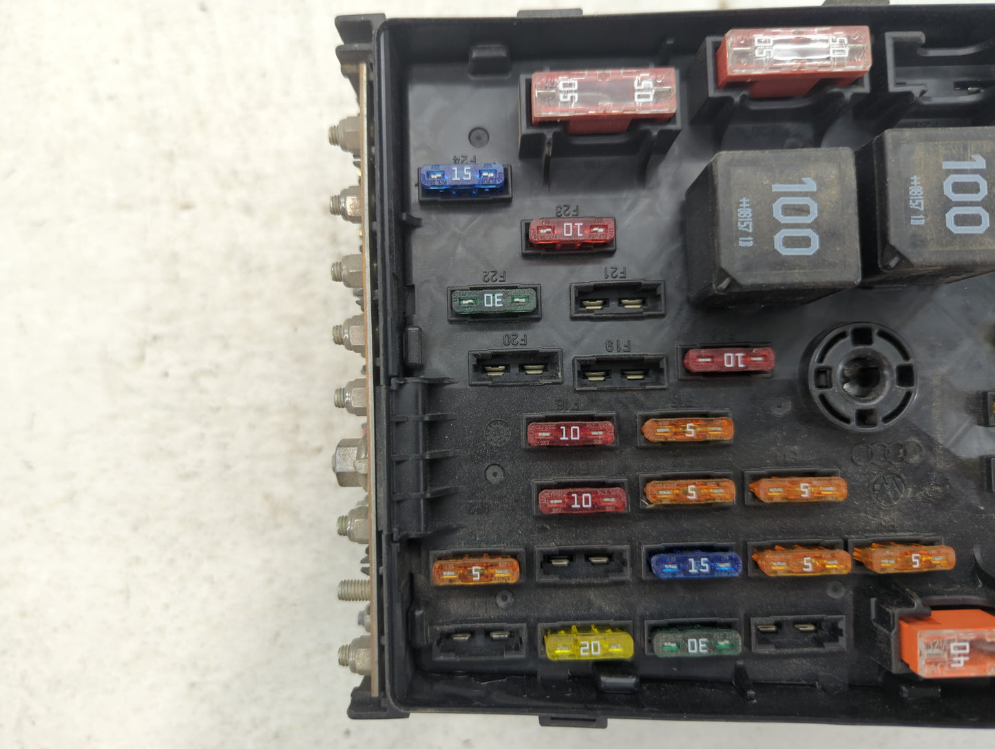 2008-2010 Volkswagen Passat Fusebox Fuse Box Panel Relay Module P/N:6359-2777 3C0 937 125 Fits OEM Used Auto Parts - Oemused
