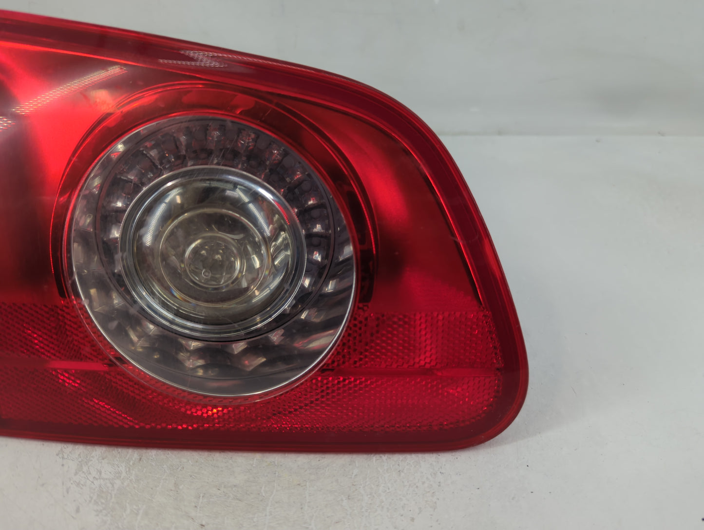 2008-2010 Volkswagen Passat Tail Light Assembly Passenger Right OEM P/N:ZSB 3C9 945 Fits Fits 2008 2009 2010 OEM Used Auto P