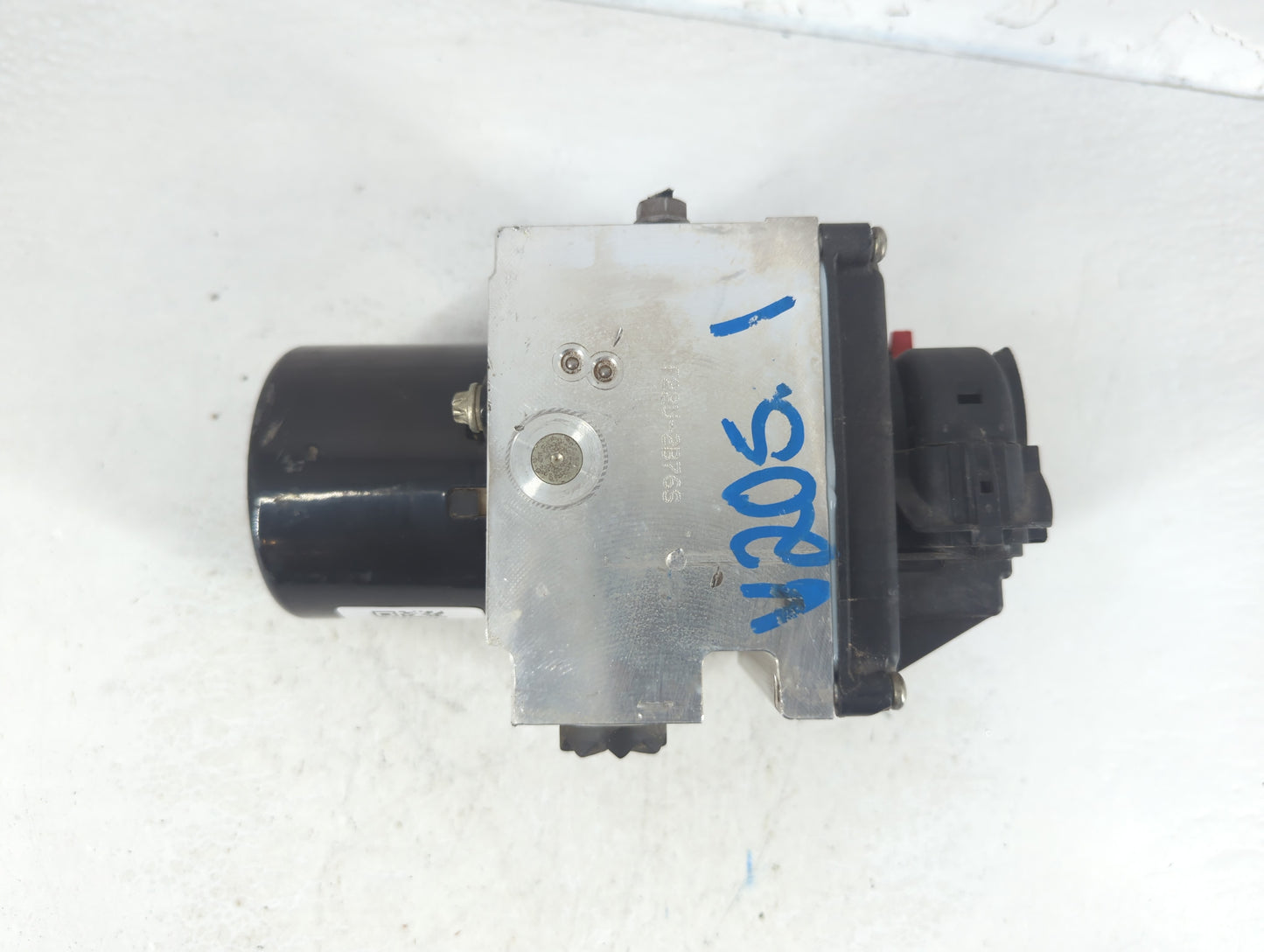 2009-2010 Volkswagen Passat ABS Pump Control Module Replacement P/N:16705905 3C0.614.109.P Fits Fits 2009 2010 OEM Used Auto