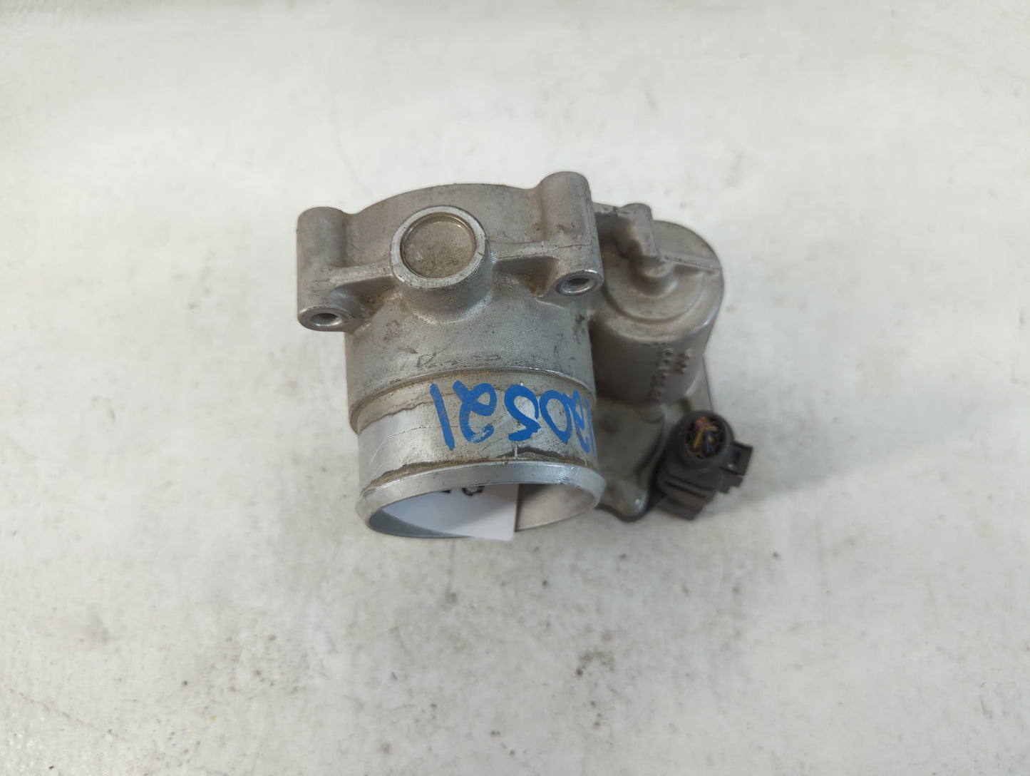 2006-2010 Volkswagen Passat Throttle Body P/N:06F 133 062 G Fits OEM Used Auto Parts - Oemusedautoparts1.com
