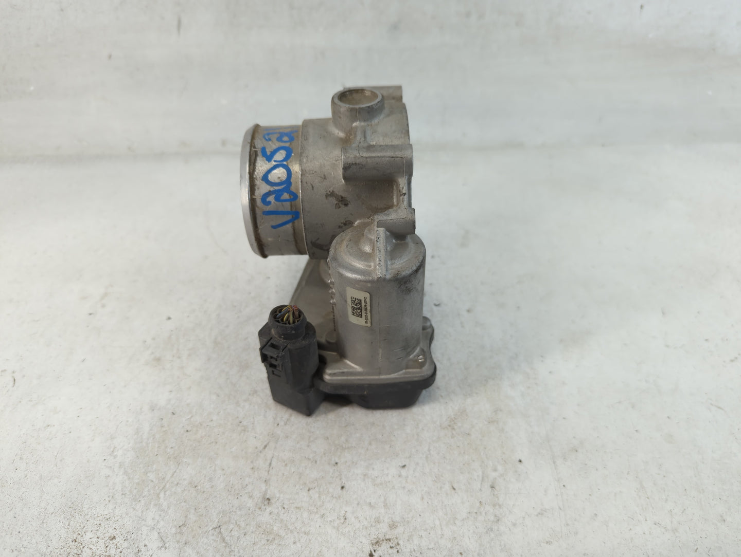 2006-2010 Volkswagen Passat Throttle Body P/N:06F 133 062 G Fits OEM Used Auto Parts - Oemusedautoparts1.com