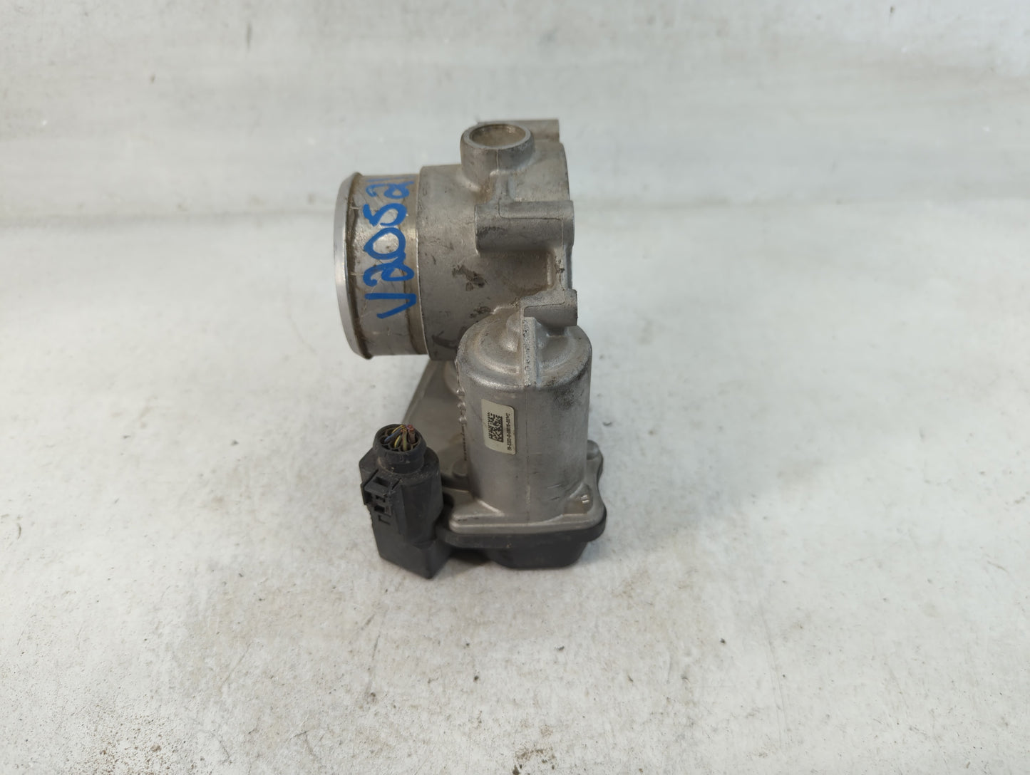 2006-2010 Volkswagen Passat Throttle Body P/N:06F 133 062 G Fits OEM Used Auto Parts - Oemusedautoparts1.com