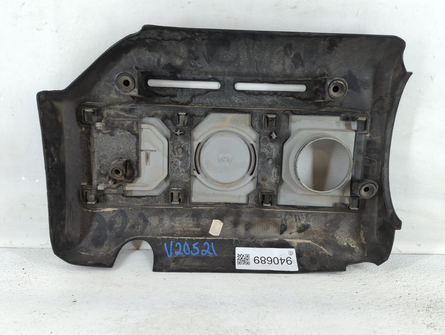 2009 Volkswagen Passat Engine Cover - Oemusedautoparts1.com