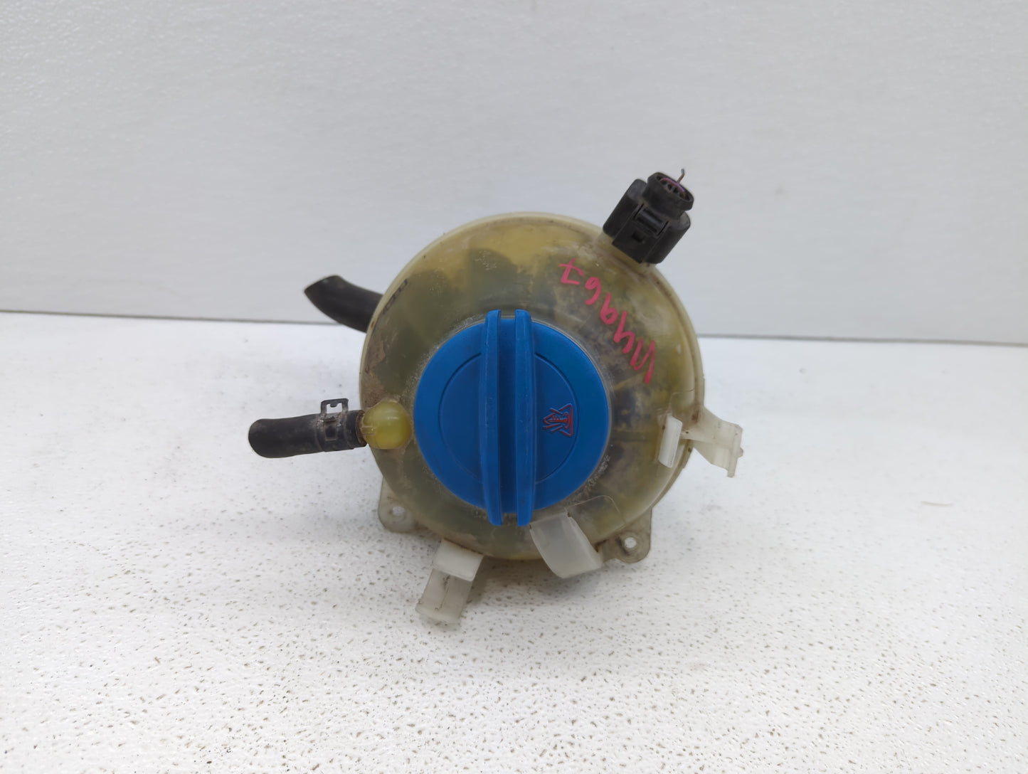 2006 Volkswagen Rabbit Radiator Coolant Overflow Expansion Tank Bottle - Oemusedautoparts1.com