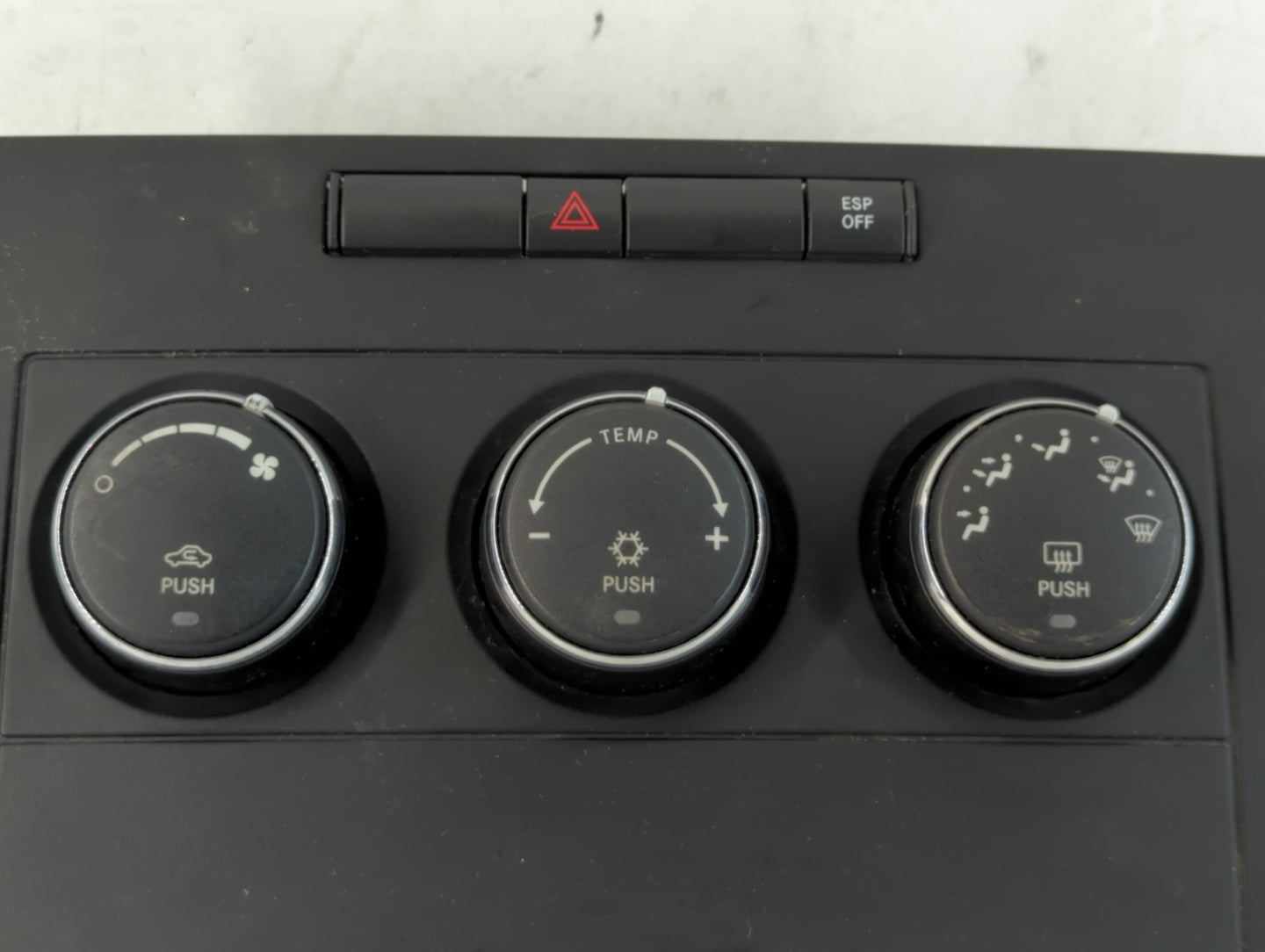 2009-2011 Volkswagen Routan Climate Control Module Temperature AC/Heater Replacement P/N:P55111862AD Fits Fits 2009 2010 201