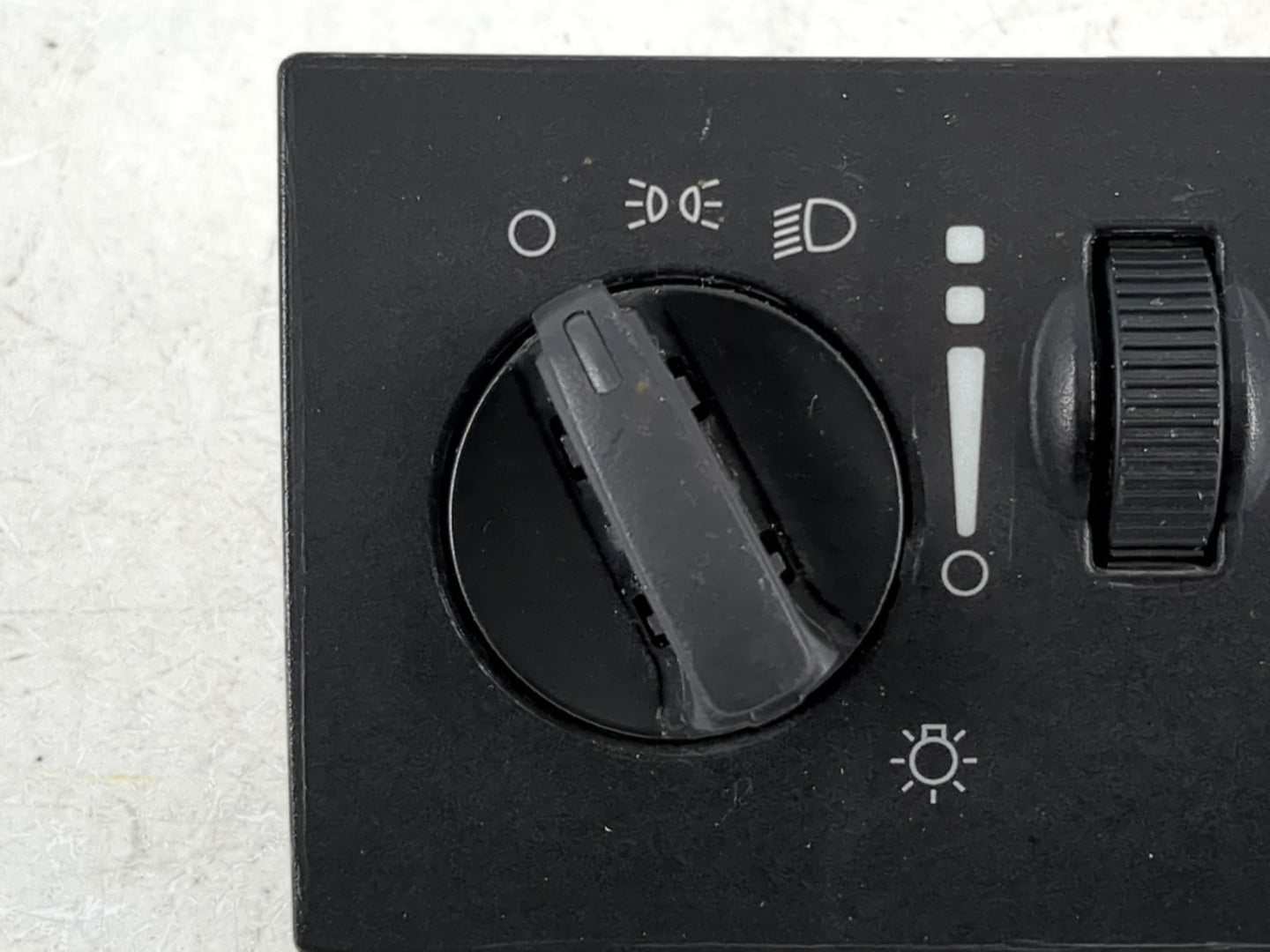 2009 Volkswagen Routan Headlight Head Light Switch Lamp Control - Oemusedautoparts1.com