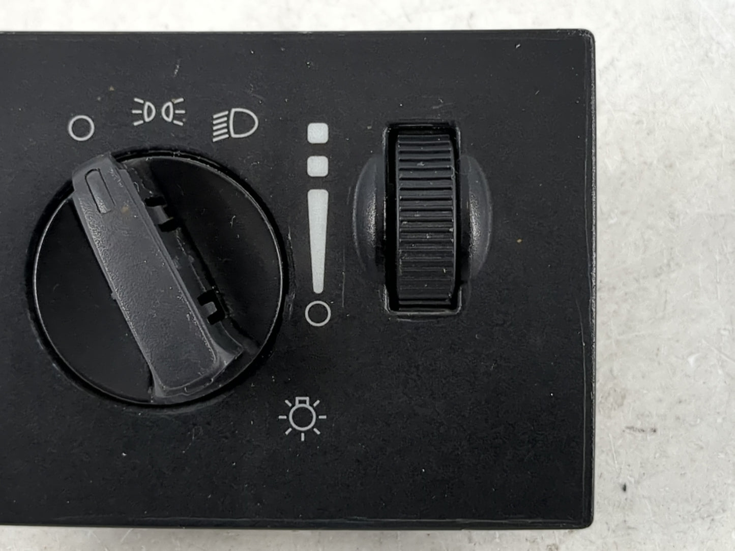 2009 Volkswagen Routan Headlight Head Light Switch Lamp Control - Oemusedautoparts1.com