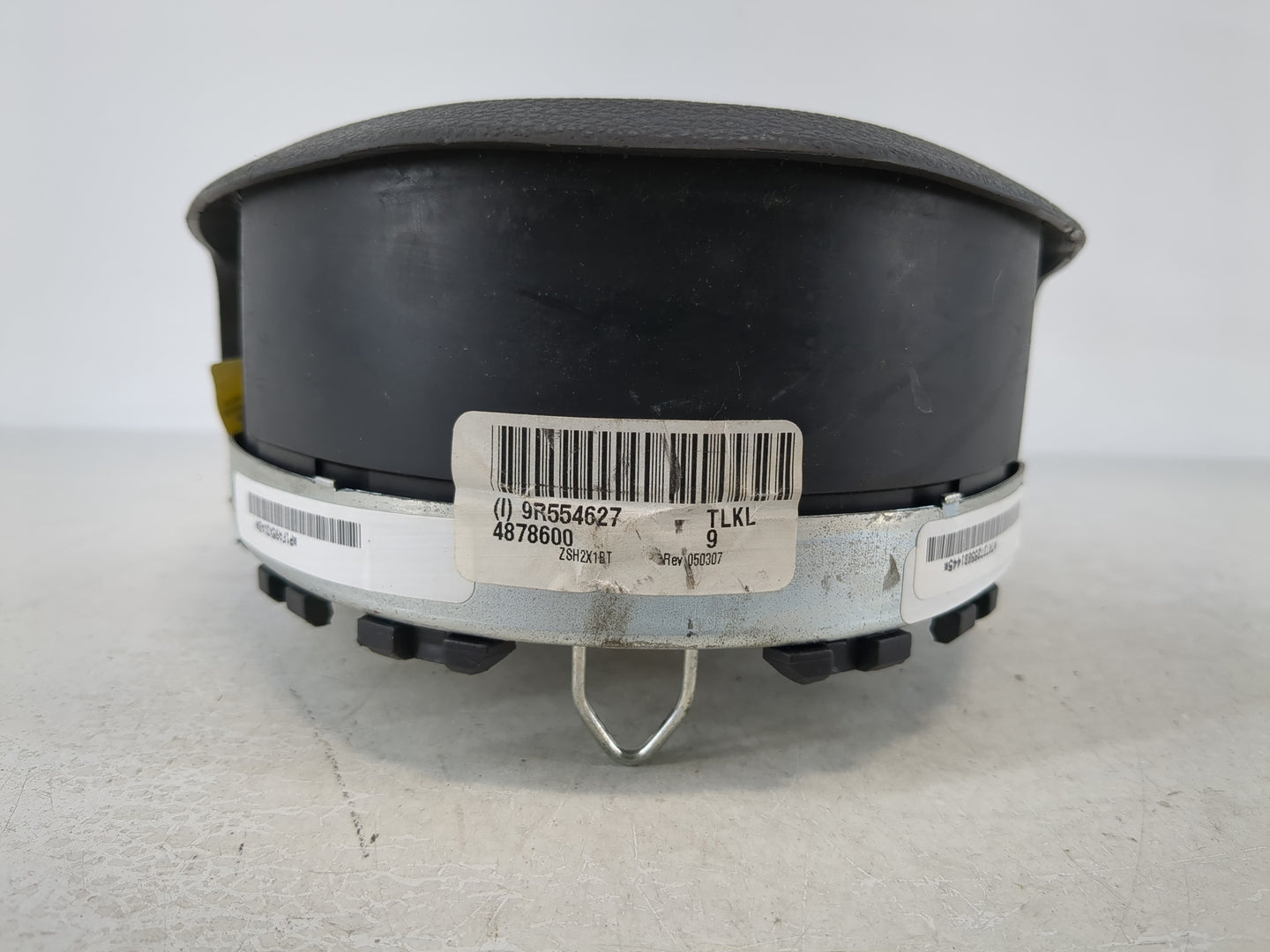 2009-2010 Volkswagen Routan Air Bag Driver Left Steering Wheel Mounted P/N:TLKL9 4878600, 9R554627 Fits Fits 2009 2010 OEM U
