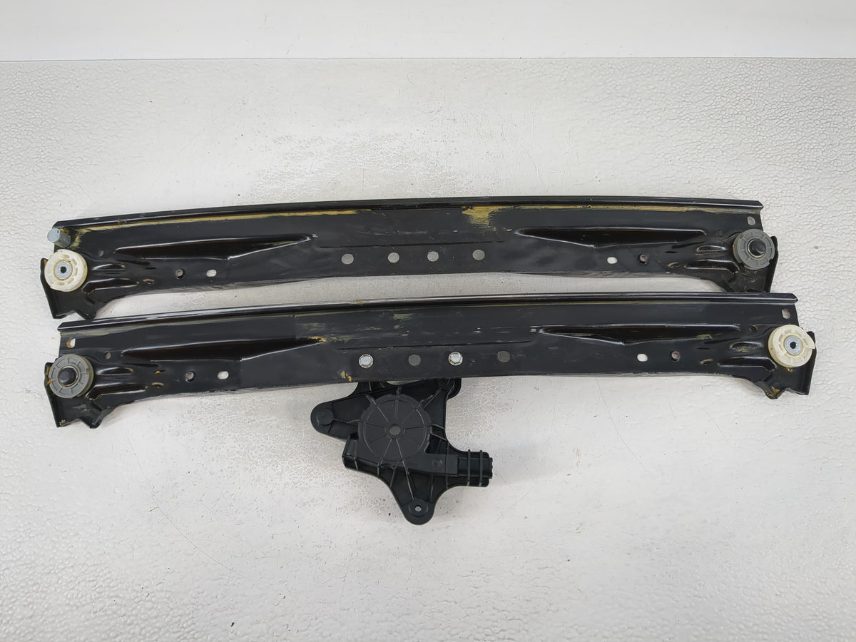 2009-2014 Volkswagen Routan Used Window Regulator Passenger Front 1064062 - Oemusedautoparts1.com