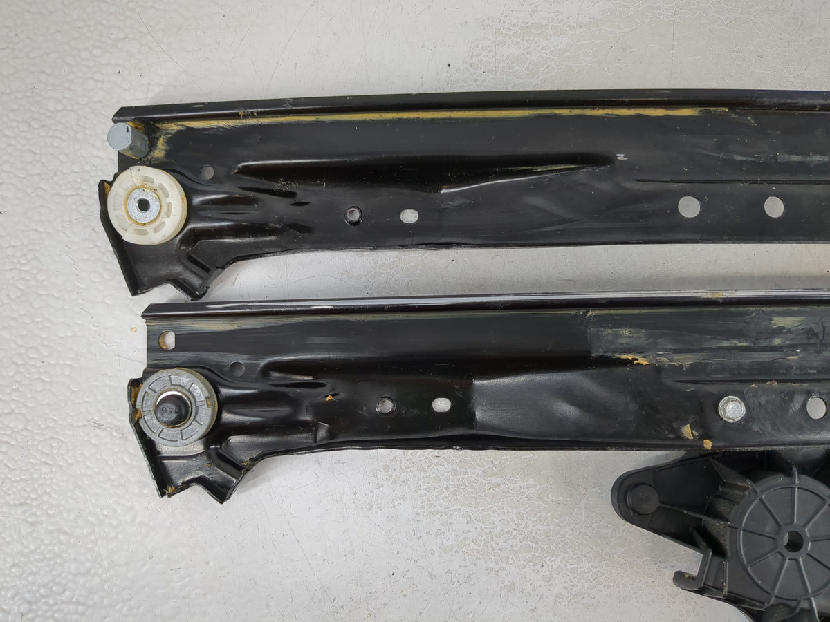 2009-2014 Volkswagen Routan Used Window Regulator Passenger Front 1064062 - Oemusedautoparts1.com