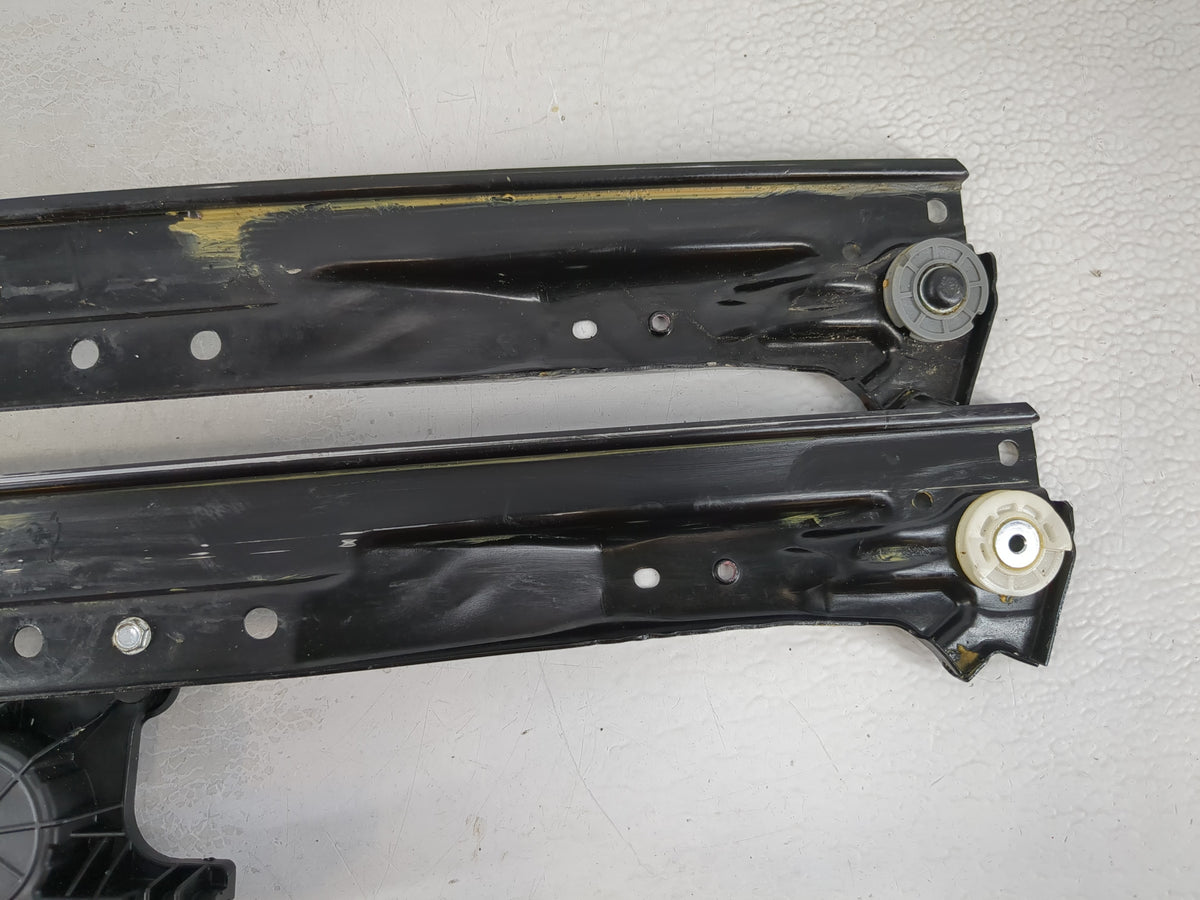 2009-2014 Volkswagen Routan Used Window Regulator Passenger Front 1064062 - Oemusedautoparts1.com