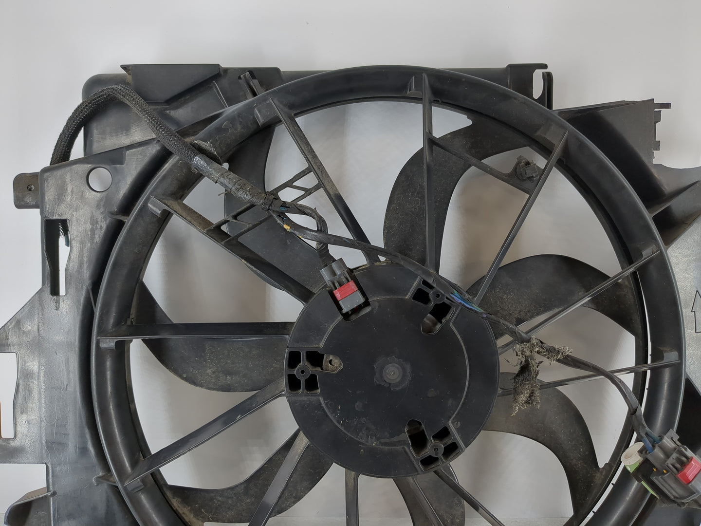 2009-2010 Volkswagen Routan Electric Radiator Cooling Fan Motor Assembly - Oemusedautoparts1.com