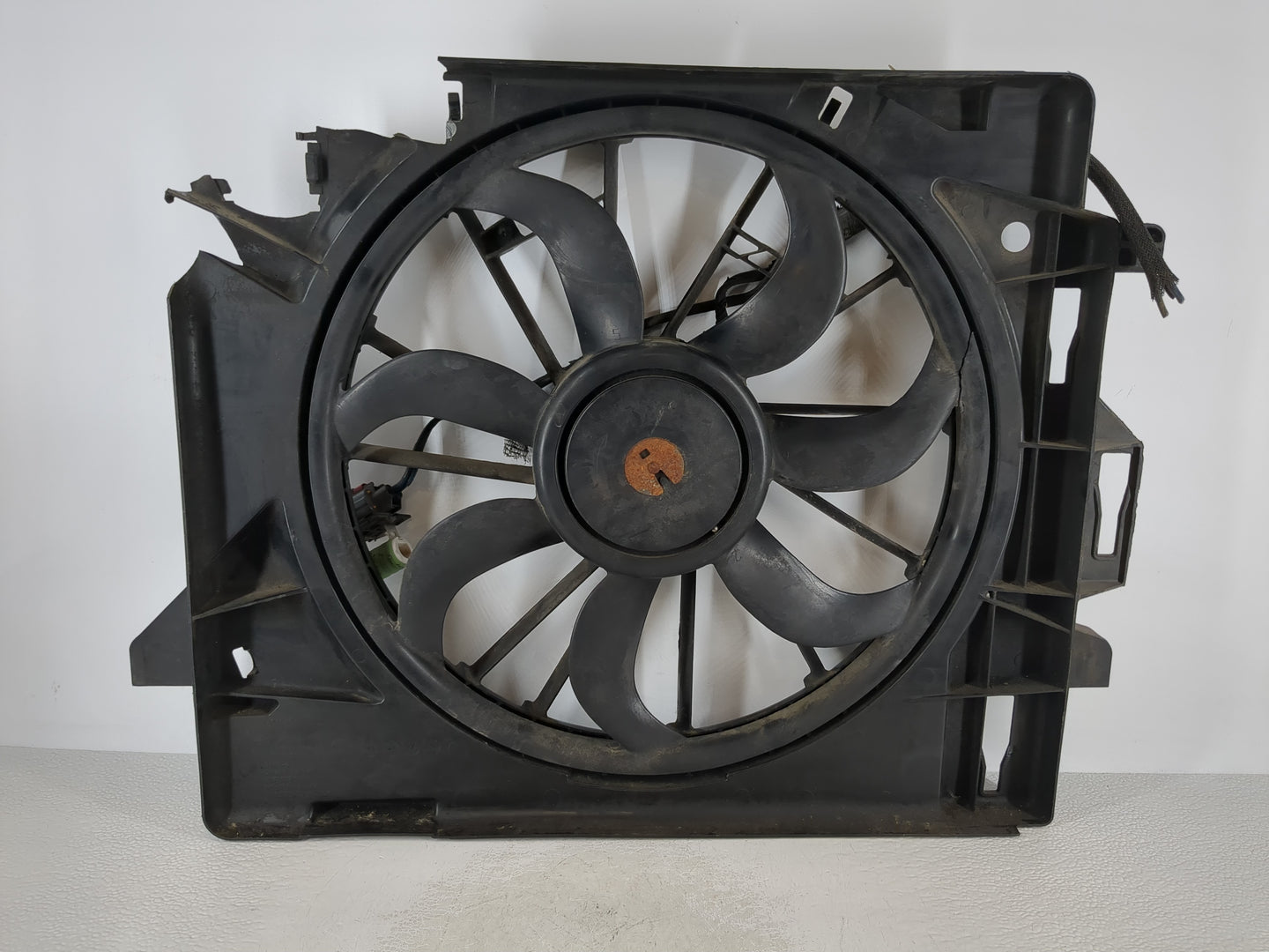 2009-2010 Volkswagen Routan Electric Radiator Cooling Fan Motor Assembly - Oemusedautoparts1.com